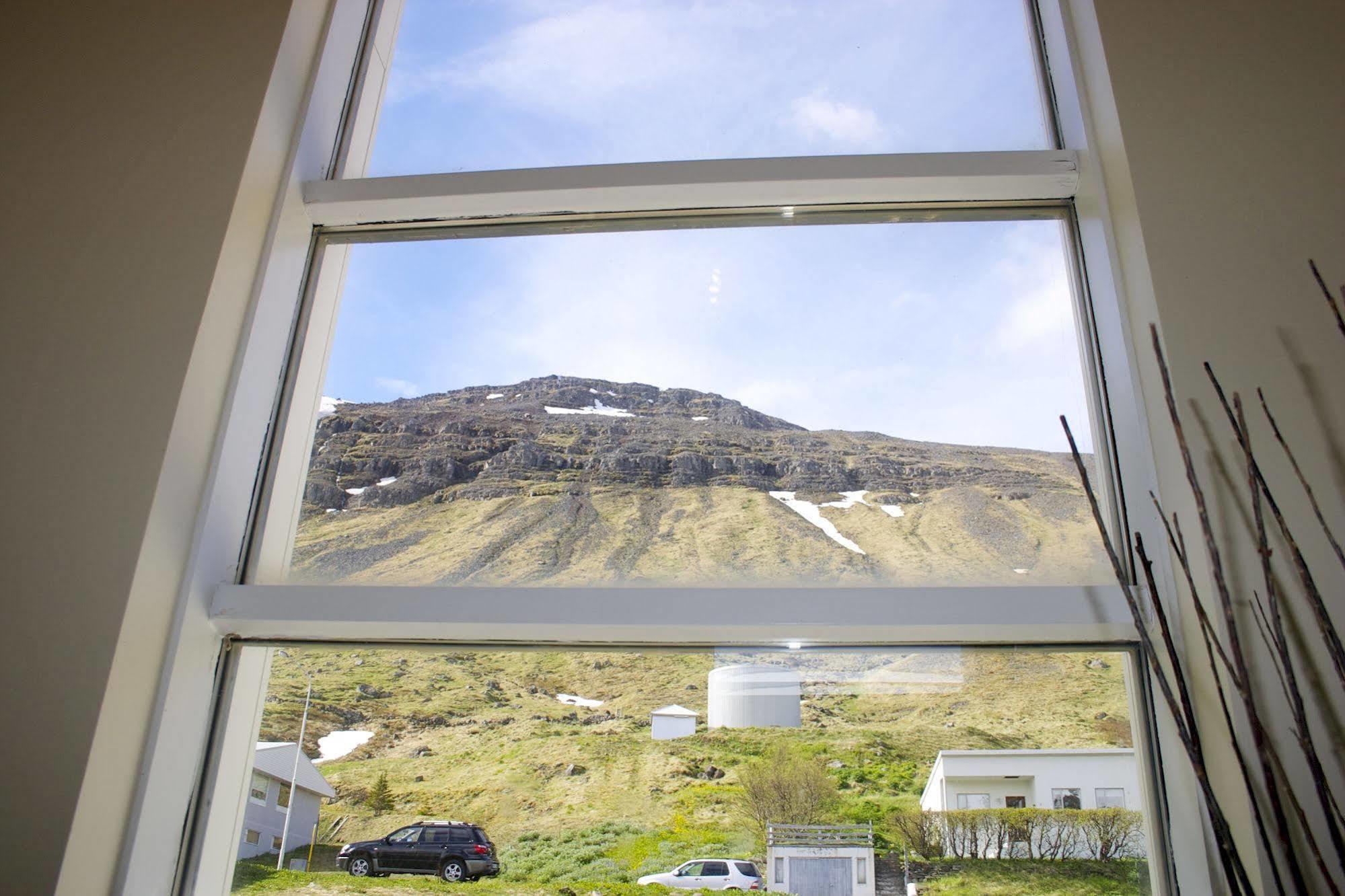 Comfy Guesthouse Westfjords Sudureyri Eksteriør billede